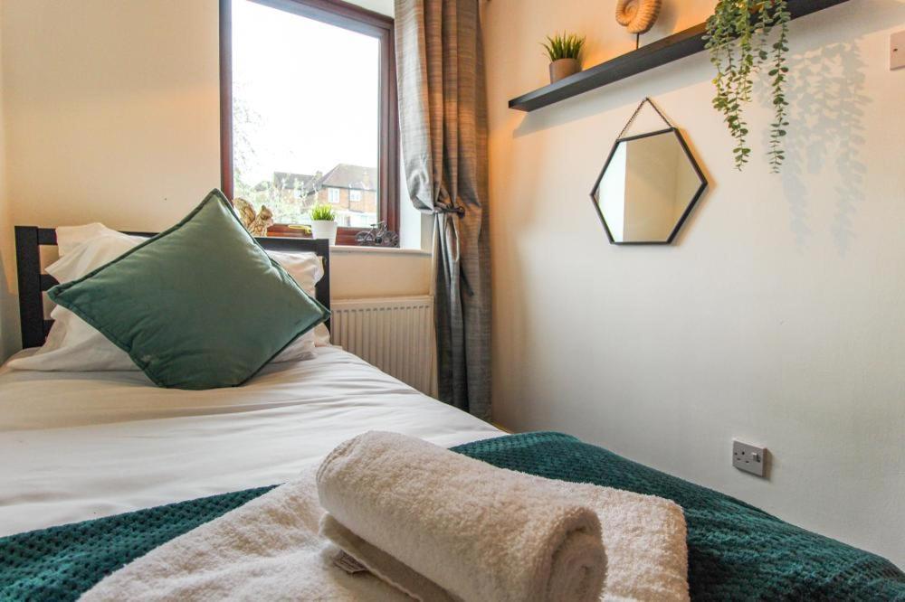 Comfortable 2 Bedroom House With Free Parking Nottingham Kültér fotó