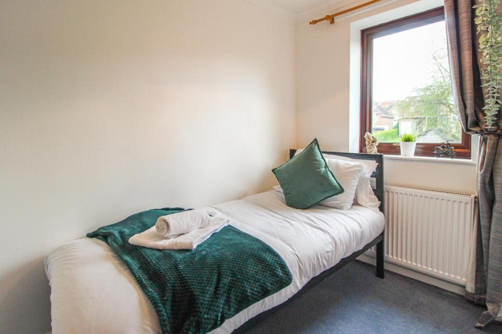 Comfortable 2 Bedroom House With Free Parking Nottingham Kültér fotó