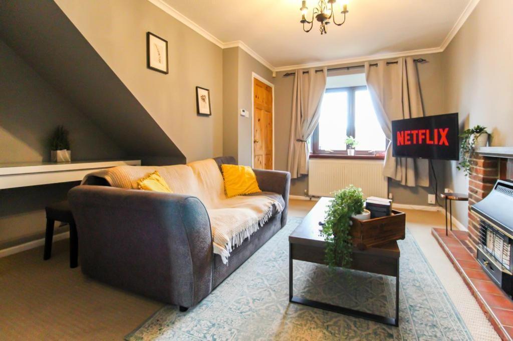 Comfortable 2 Bedroom House With Free Parking Nottingham Kültér fotó